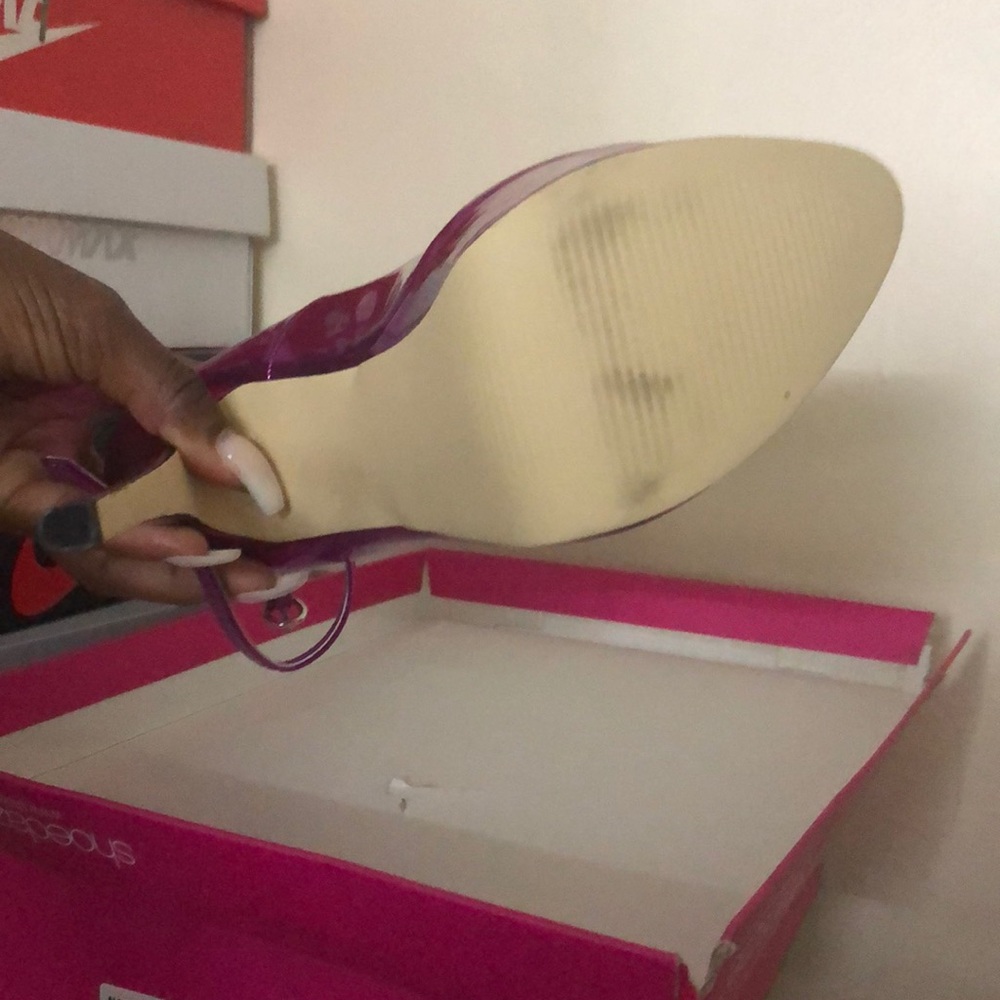 Heels - Picture 3 of 3